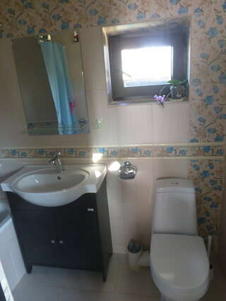 Гостевой дом Вилла София Архипо-Осиповка Трехместный номер с собственной ванной комнатой-3